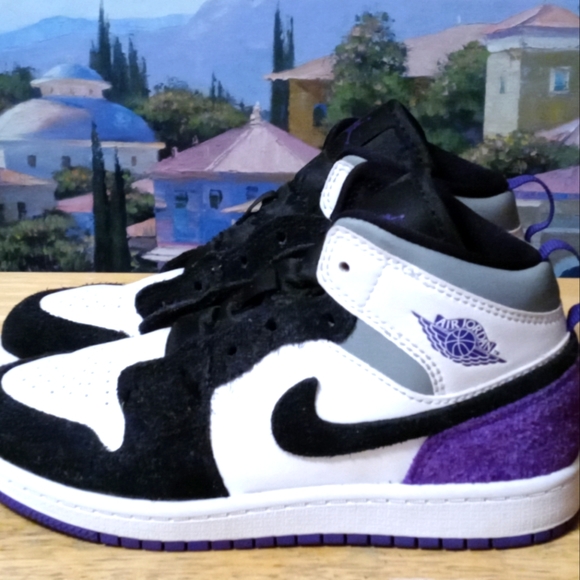 Jordan Other - COPY - 🌇Air Jordan 1 Mid SE ‘Varsity Purple’🏀 🌅Like🆕new!,Size 1Y,Nice Gift I